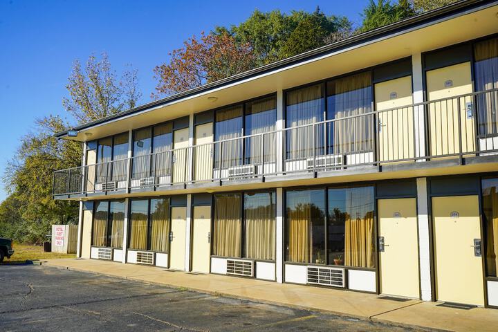 Hotel 6 of 54
