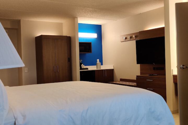Room 17 of 70