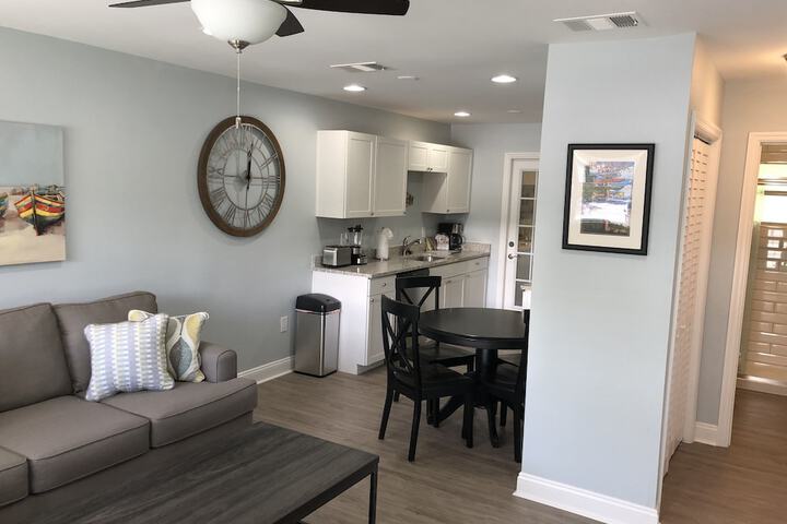 Marco Island Lakeside Inn