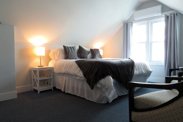 Room 26 of 183