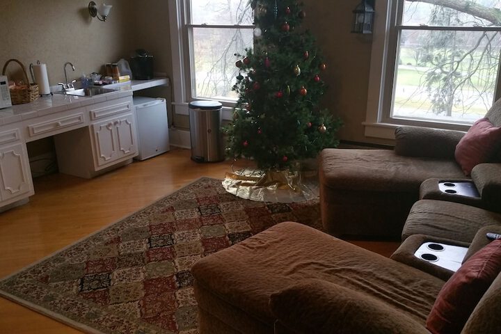 Lounge 61 of 66