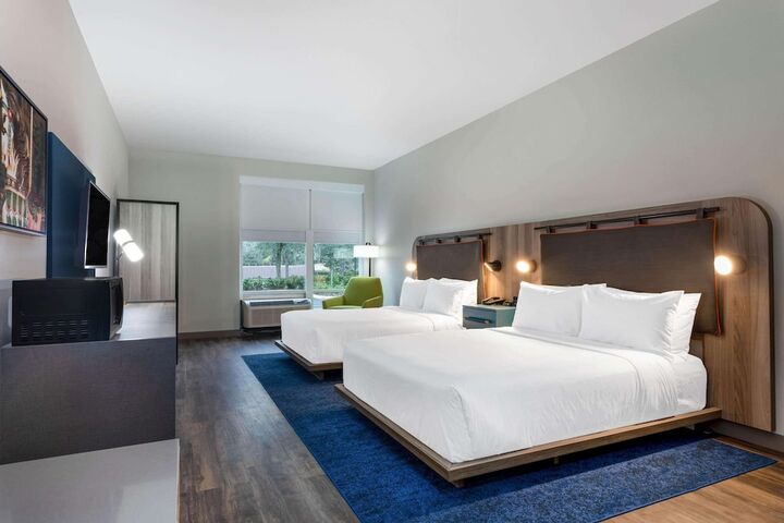 Room 11 of 29
