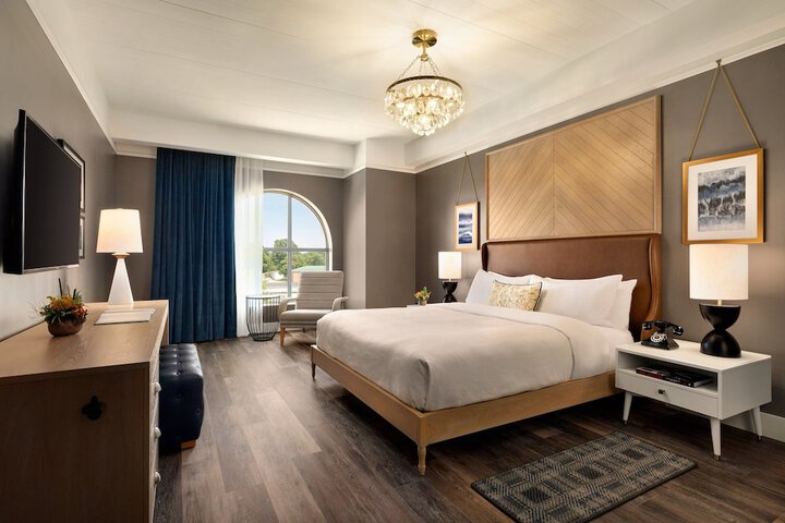 Cotton House Cleveland, a Tribute Portfolio Hotel