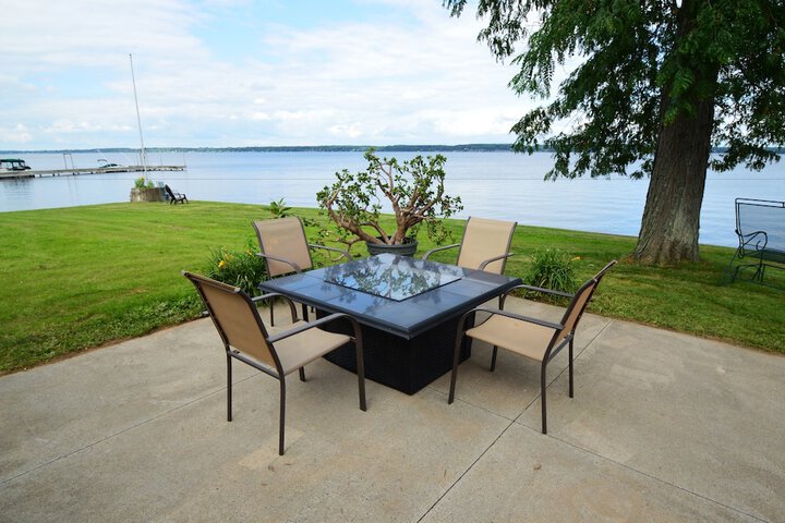 Waters Edge B & B Resort