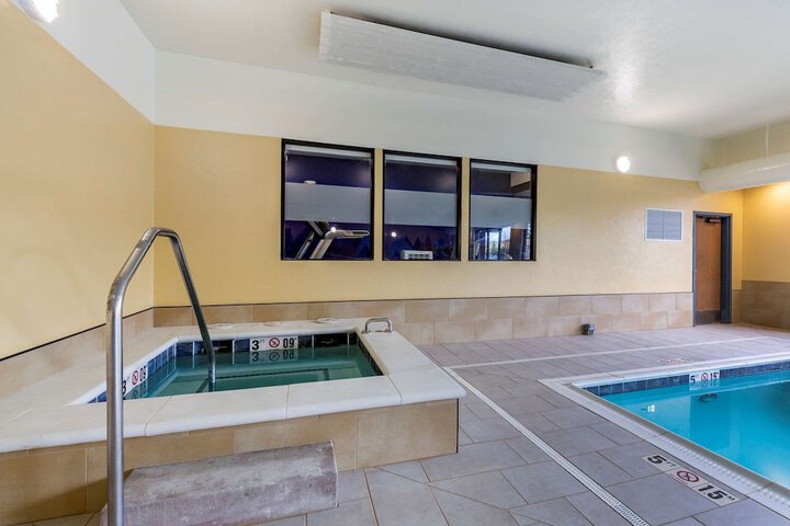 Pool 4 of 30