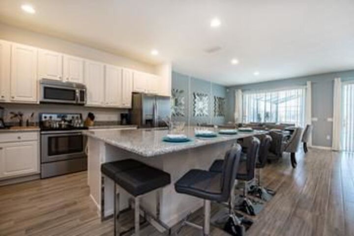 SPACIOUS 10 Bedroom Holiday home by Follow the sun vacation Rentals