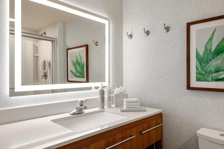 Home2 Suites by Hilton Farmington / Bloomfield