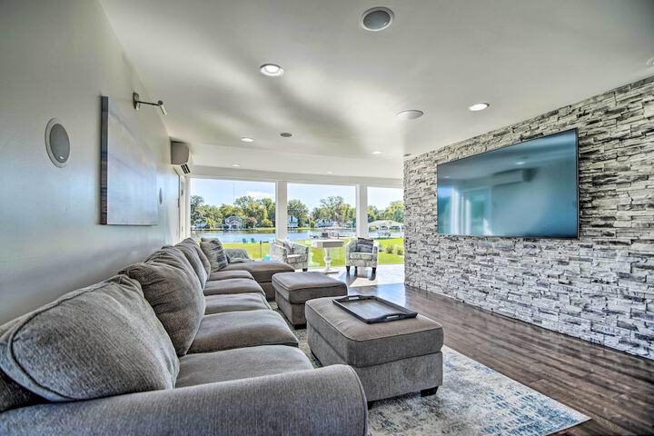 Home on Fox River: Modern Decor Style!