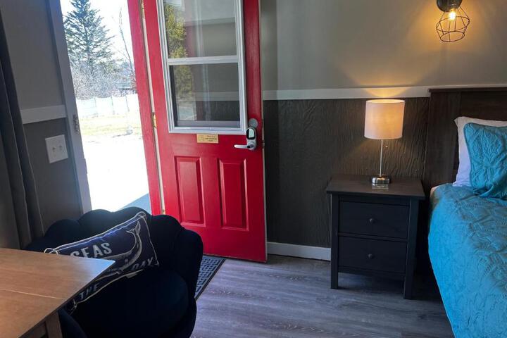Claddagh Motel & Suites