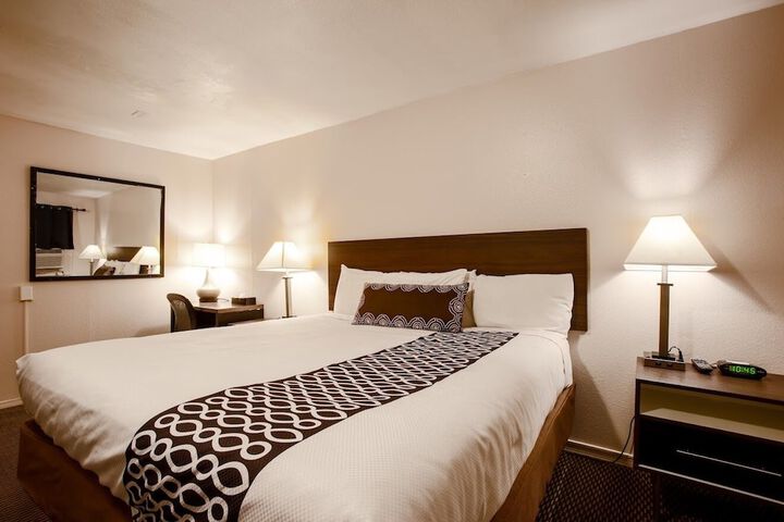 Room 12 of 23