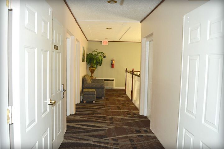Ballroom/Hall 34 of 51