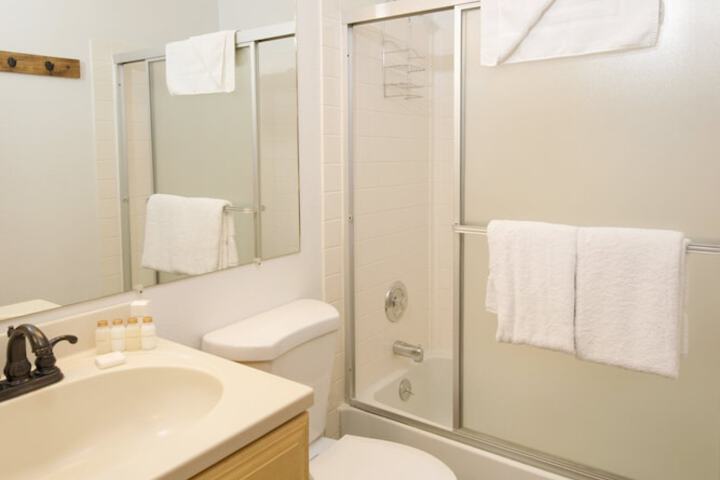 Room 40 of 190