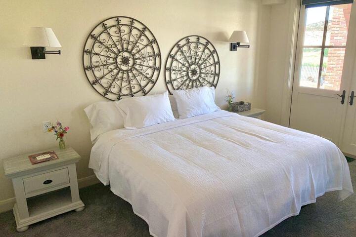 Annies Place Bed & Breakfast