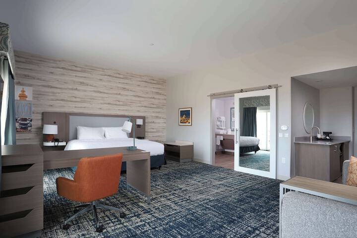 Room 8 of 46