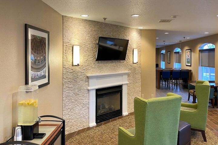 Comfort Inn DeKalb - University Area