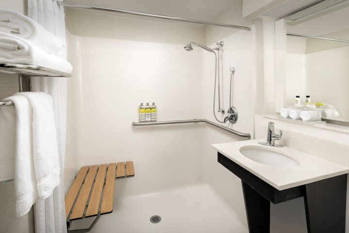 Room 14 of 33