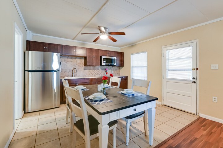 Riverfront Edenton Condo w / Porch & Boat Ramp!