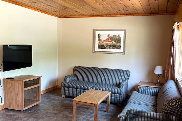 Hanging Horn Lakeside Resort