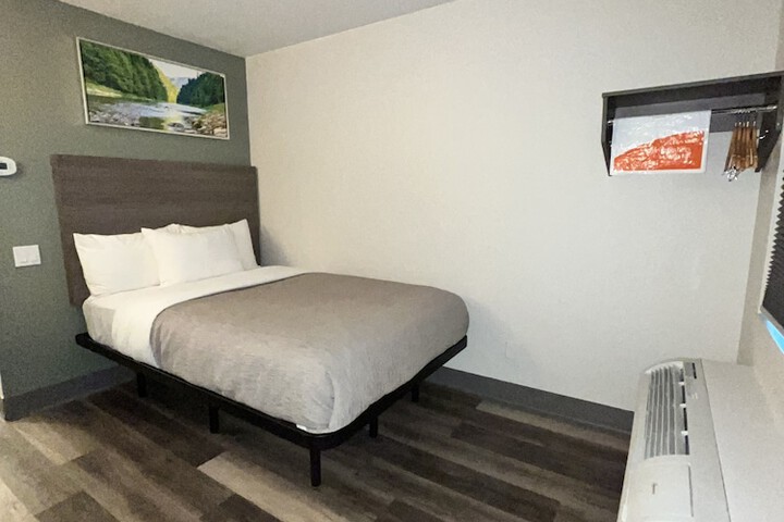 Room 28 of 35