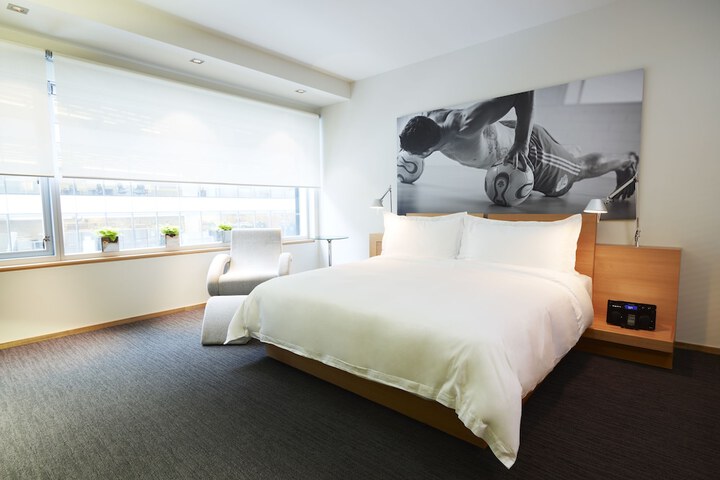 Room 25 of 70