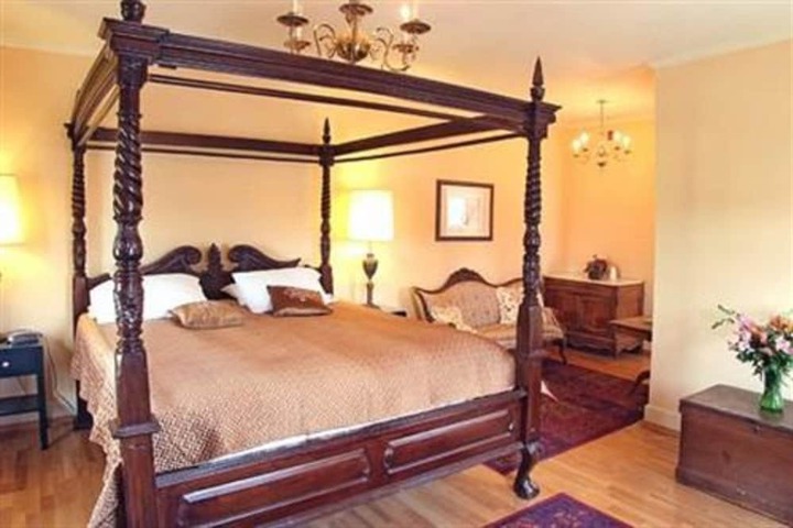 Room 13 of 74