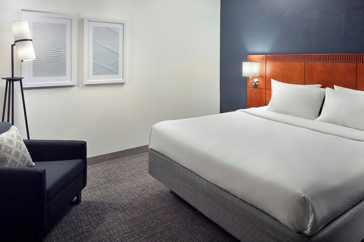 Courtyard by Marriott Tallahassee Downtown / Capitol
