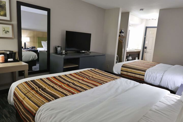Country Inn & Suites by Radisson Sparta, WI