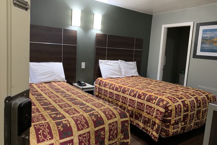 Room 10 of 30