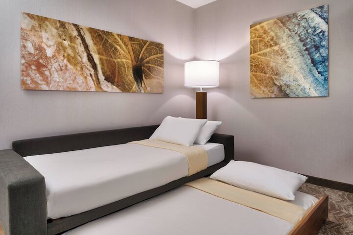 Room 15 of 28