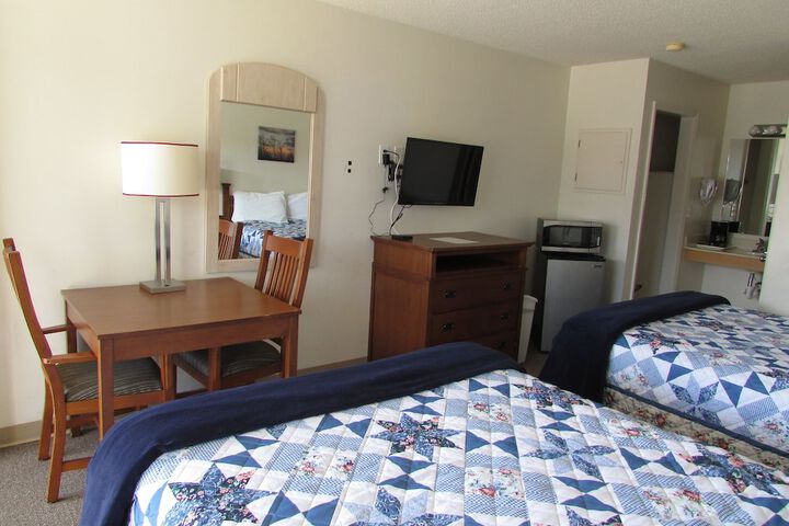 Douglas Inn & Suites
