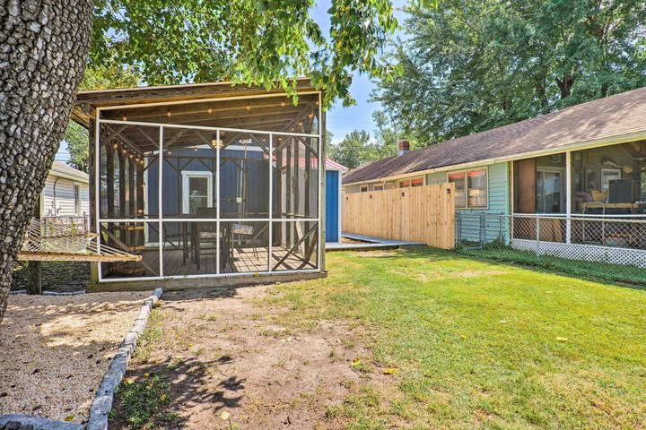 Chic Cottage w / Private Yard: Steps to Beach!