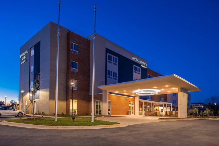 Hotel 2 of 32