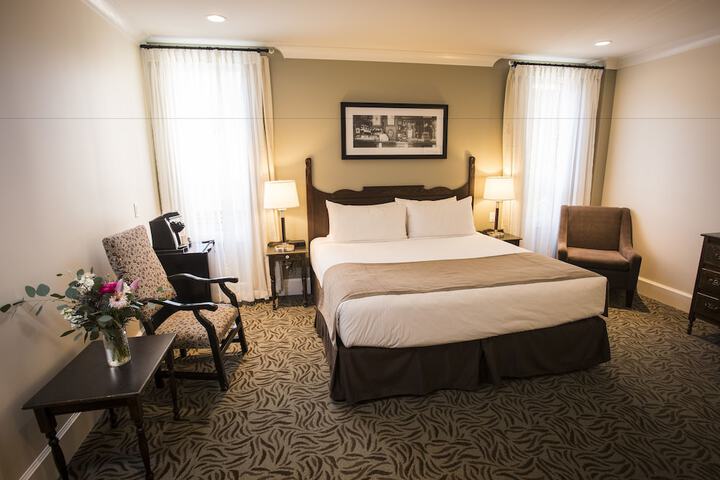 Hume Hotel & Spa