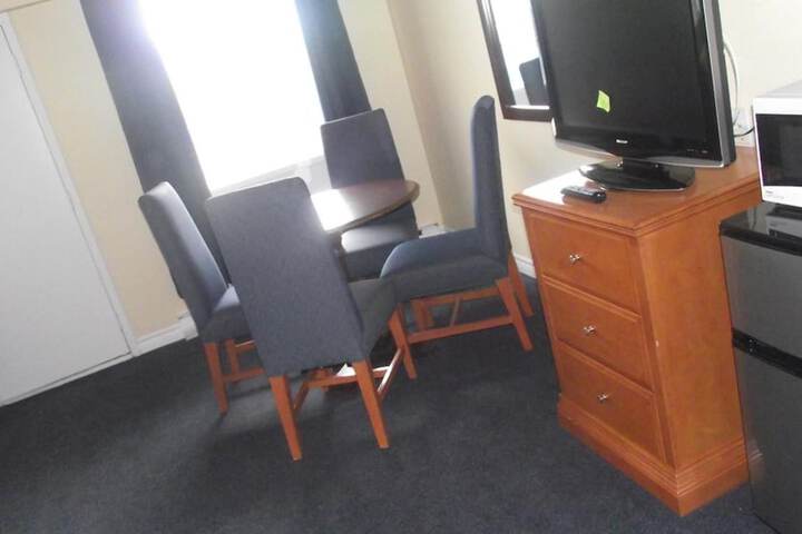 Room 35 of 46