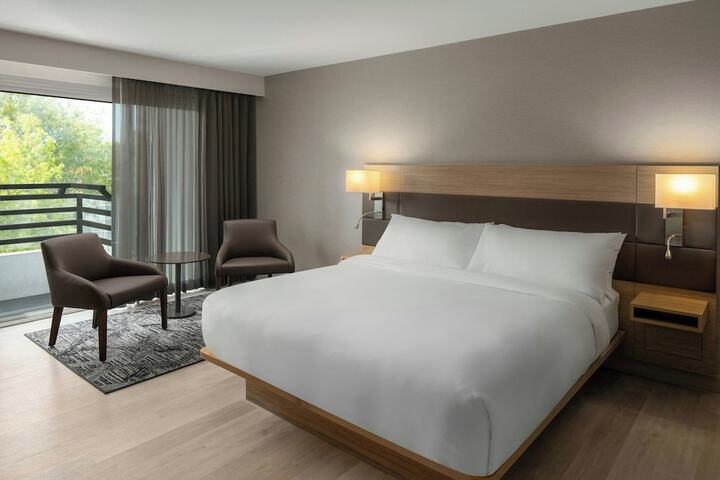 AC Hotel by Marriott Portland Lake Oswego