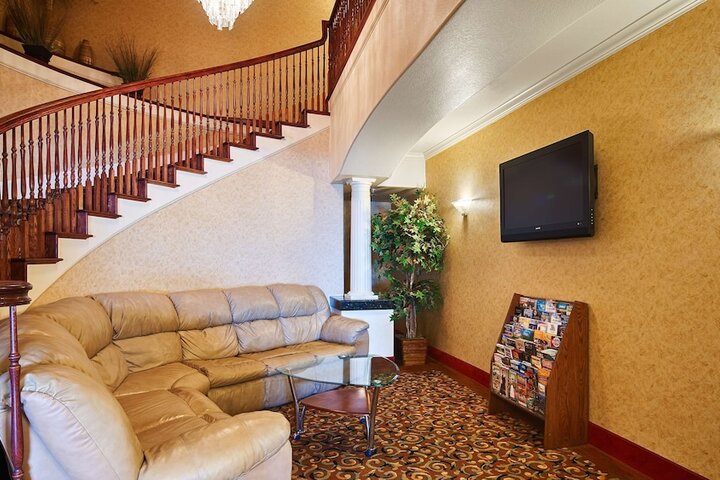 Hotel Interior 6 of 18