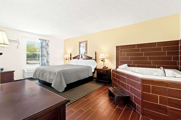 Americas Best Value Inn & Suites Mt. Pleasant