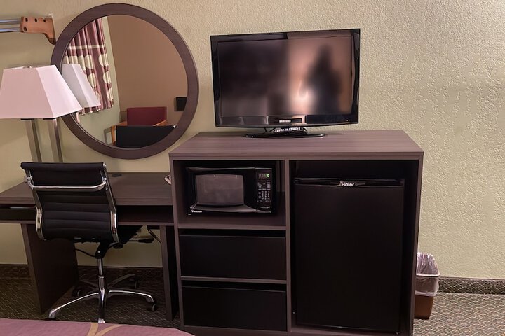 Room 9 of 15