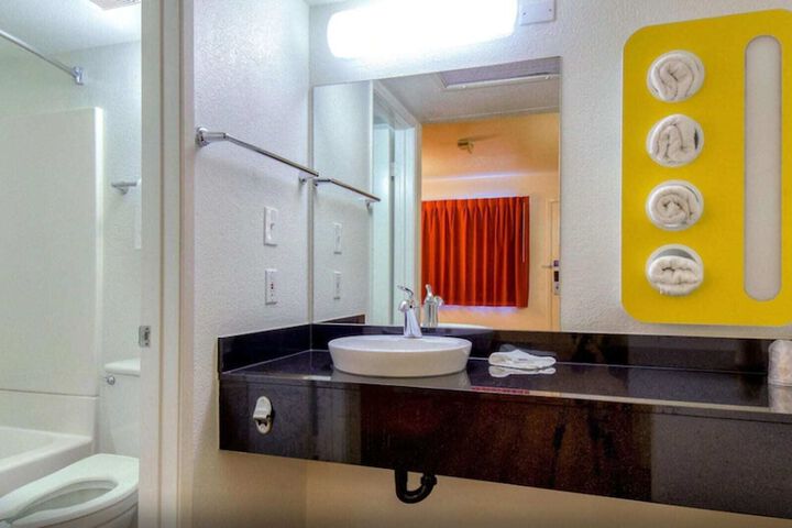 Motel 6 Pomona CA - Los Angeles