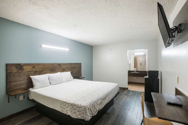 Room 17 of 29