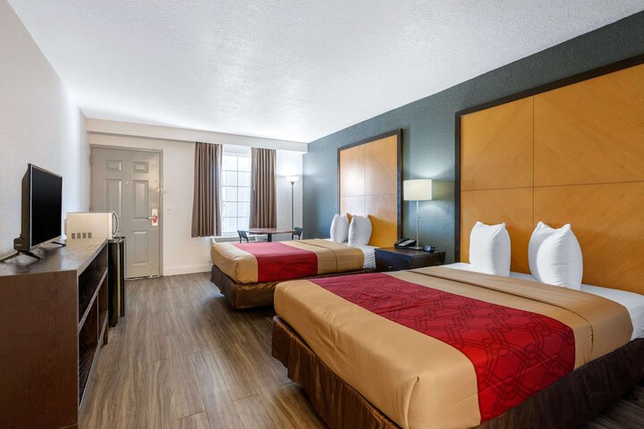 Room 18 of 29