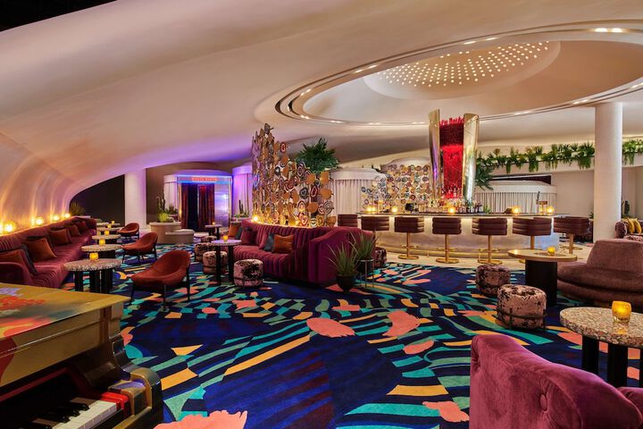 Lounge 166 of 201