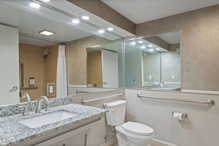 Crowne Plaza Executive Center Baton Rouge by IHG