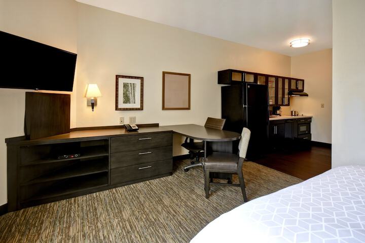 Room 53 of 66