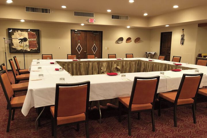 Ballroom/Hall 22 of 27