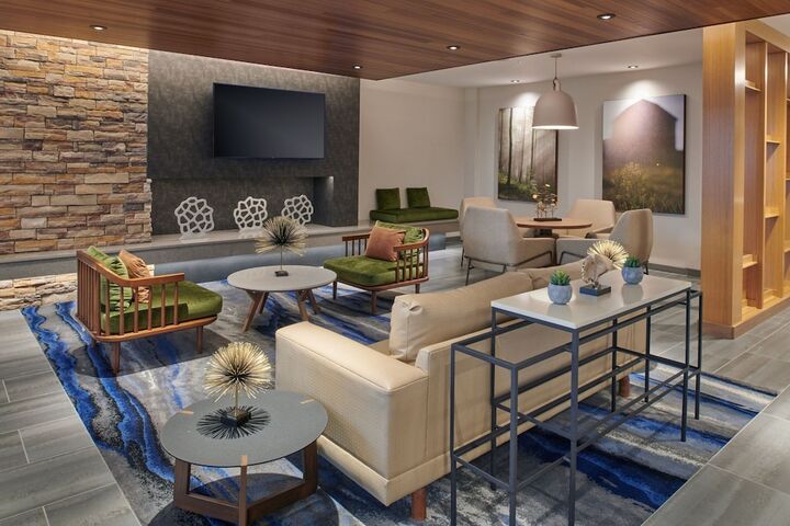 Hotel Interior 11 of 38