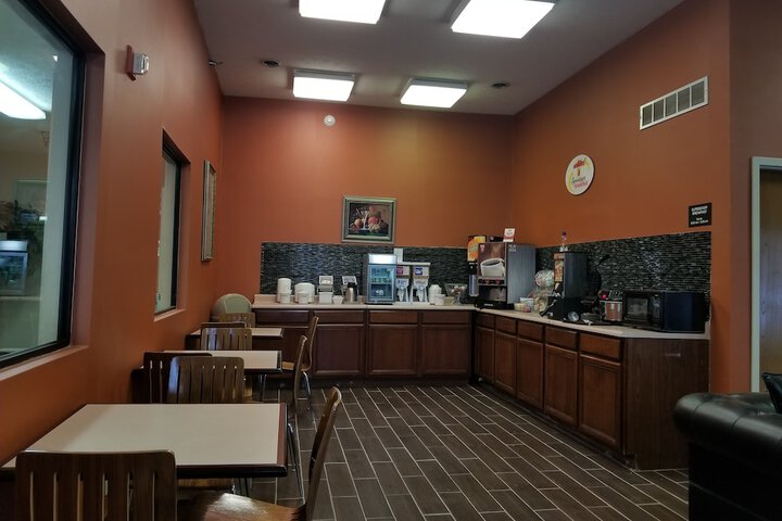 Super 8 by Wyndham Bellefontaine