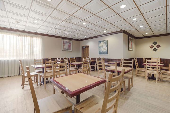 Quality Inn & Suites Conference Center Statesboro Historic District