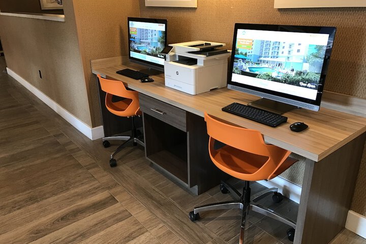 Business Center 42 of 44