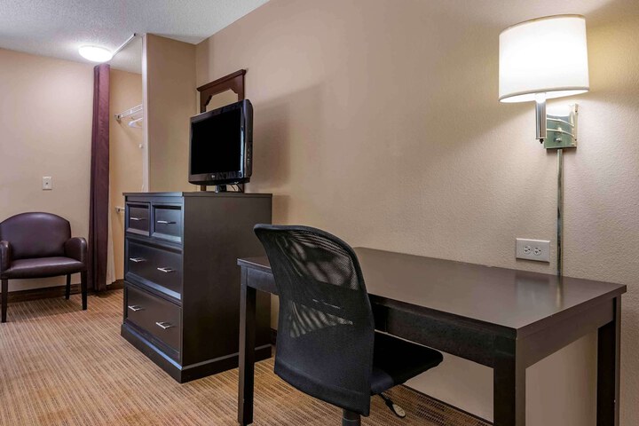 Room 17 of 27